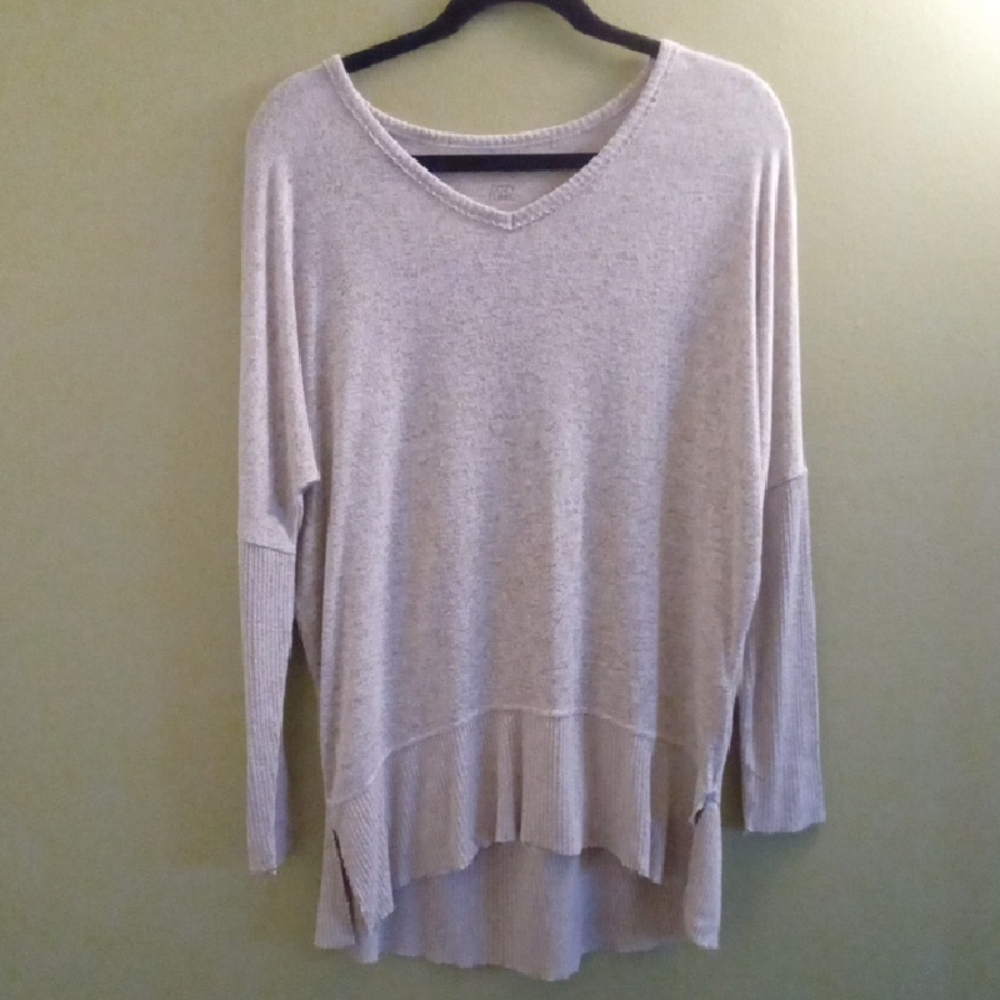 Womans XS SO Tan Relaxed Asymmetrical Long Sleeve Tunic Stretchy Lightweight